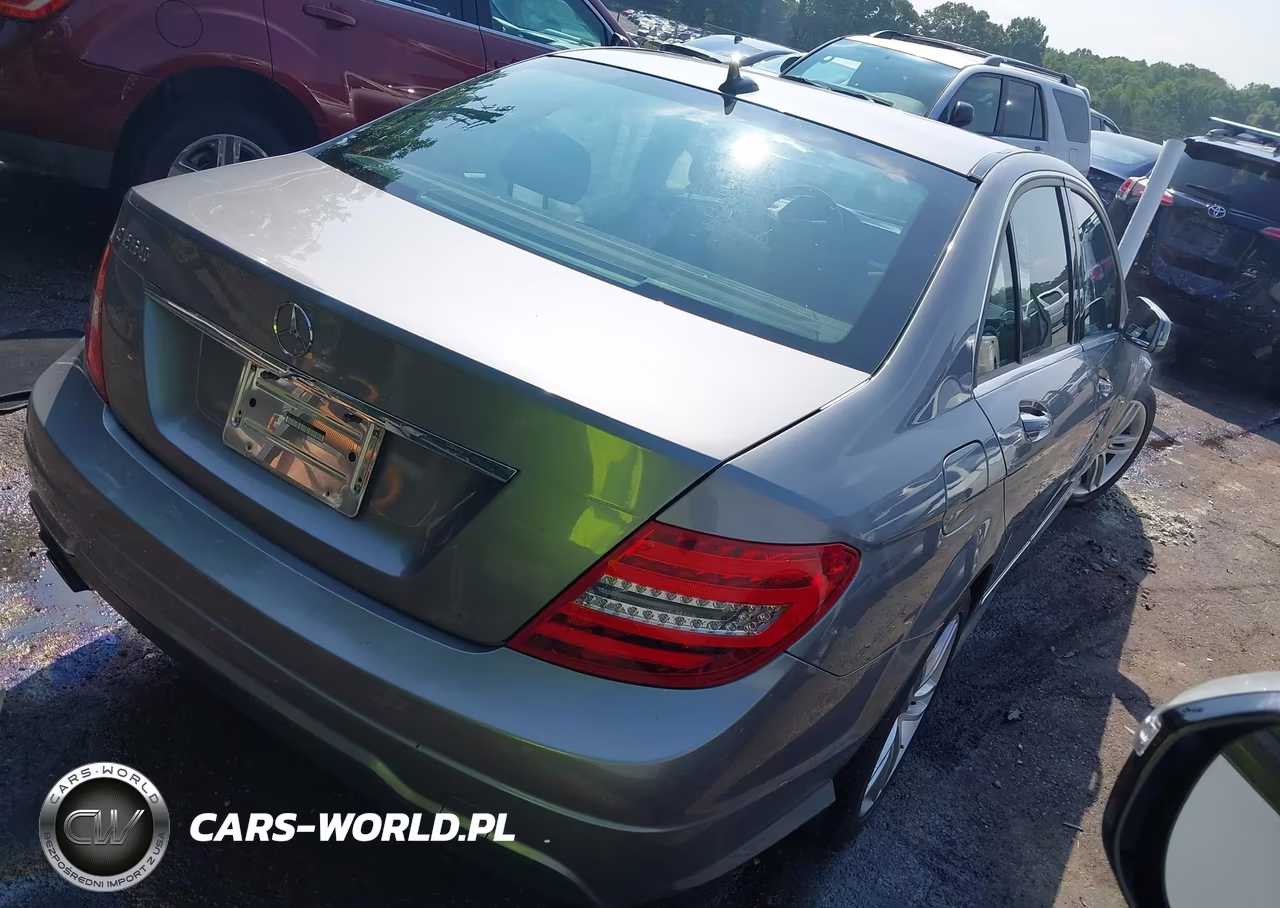 2012 Mercedes-Benz C 250 Luxury-Sport VIN:WDDGF4HB9CA629951 - 4
