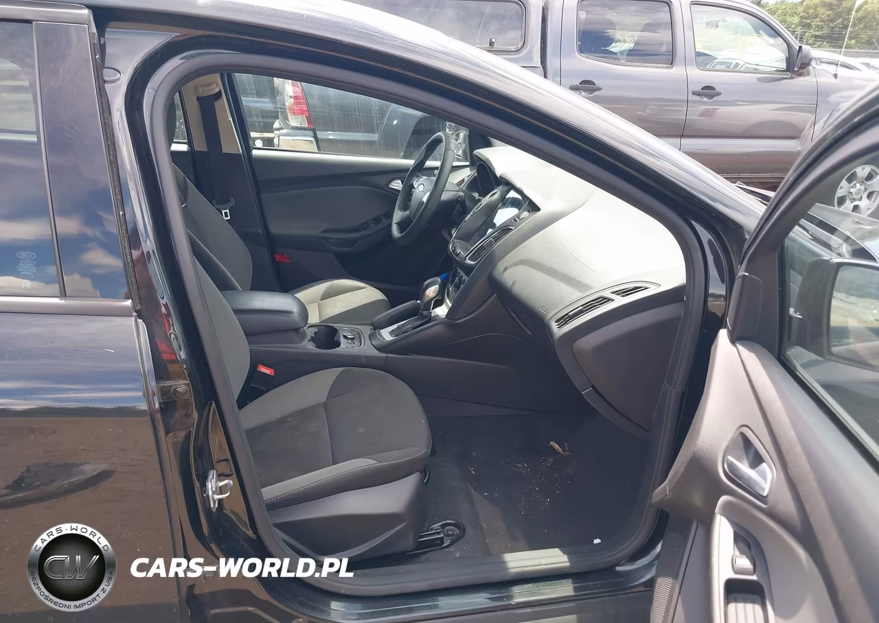 2014 Ford Focus Se VIN:1FADP3K29EL415598 - 5