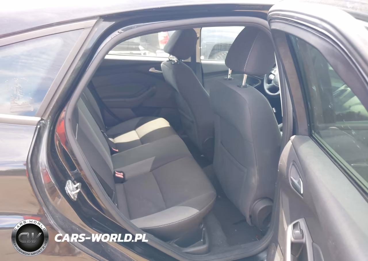 2014 Ford Focus Se VIN:1FADP3K29EL415598 - 8