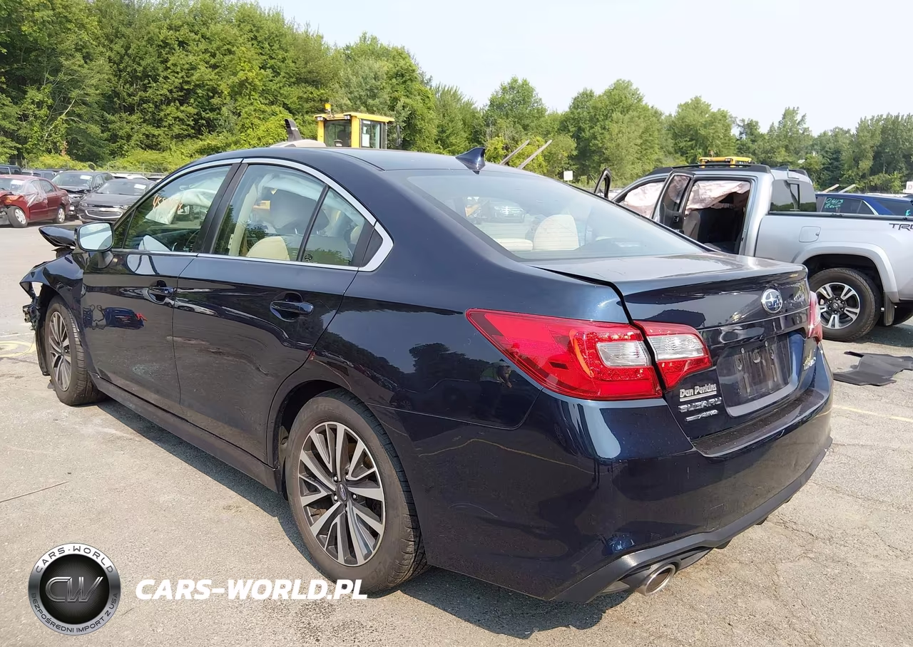 2018 Subaru Legacy 2.5I Premium VIN:4S3BNAF64J3032154 - 3