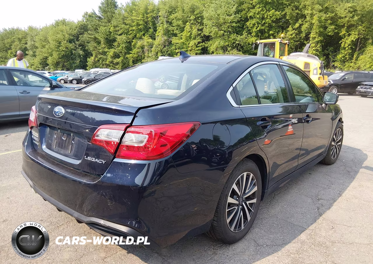2018 Subaru Legacy 2.5I Premium VIN:4S3BNAF64J3032154 - 4