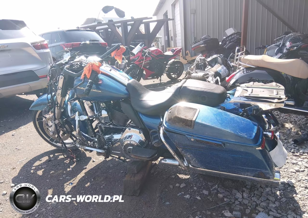 2014 Harley-Davidson Flhx Street Glide VIN:1HD1KBM10EB714301 - 3