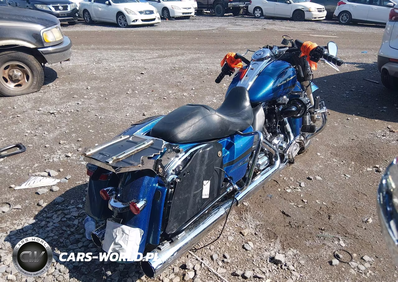 2014 Harley-Davidson Flhx Street Glide VIN:1HD1KBM10EB714301 - 4