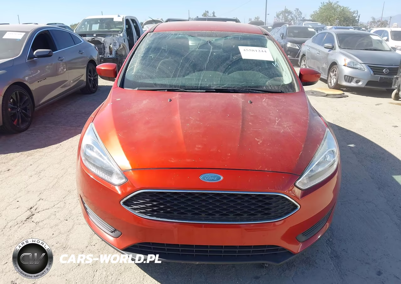 2018 Ford Focus Se VIN:1FADP3FE9JL264972 - 6