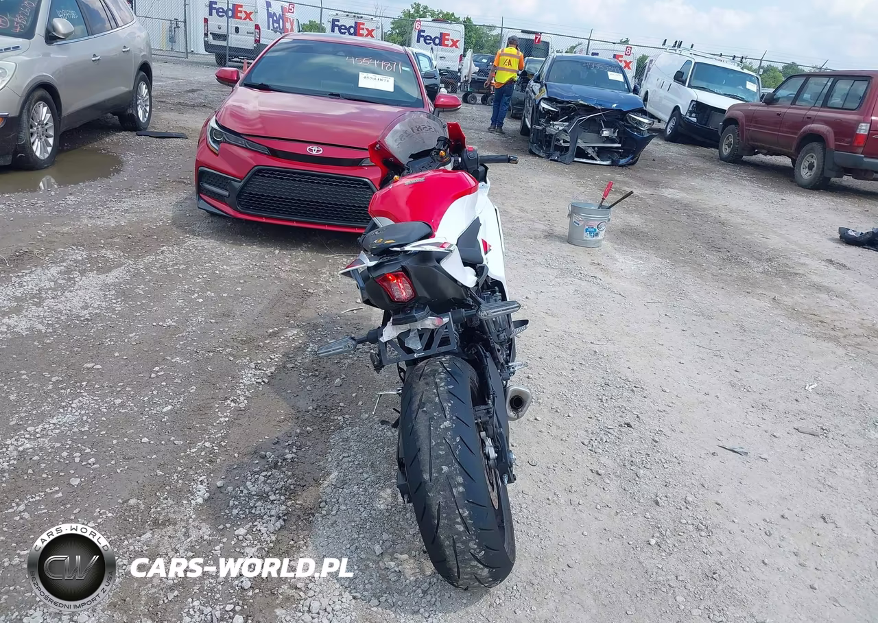 2026 Yamaha Yzfr7 VIN:JYARM60E9TA001345 - 6