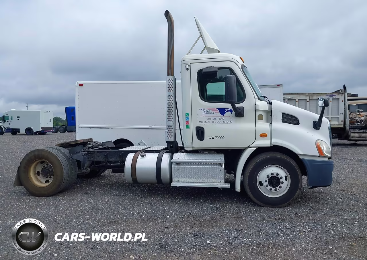 2014 Freightliner Cascadia 113 VIN:3AKBGADV3ESFX0824 - 13