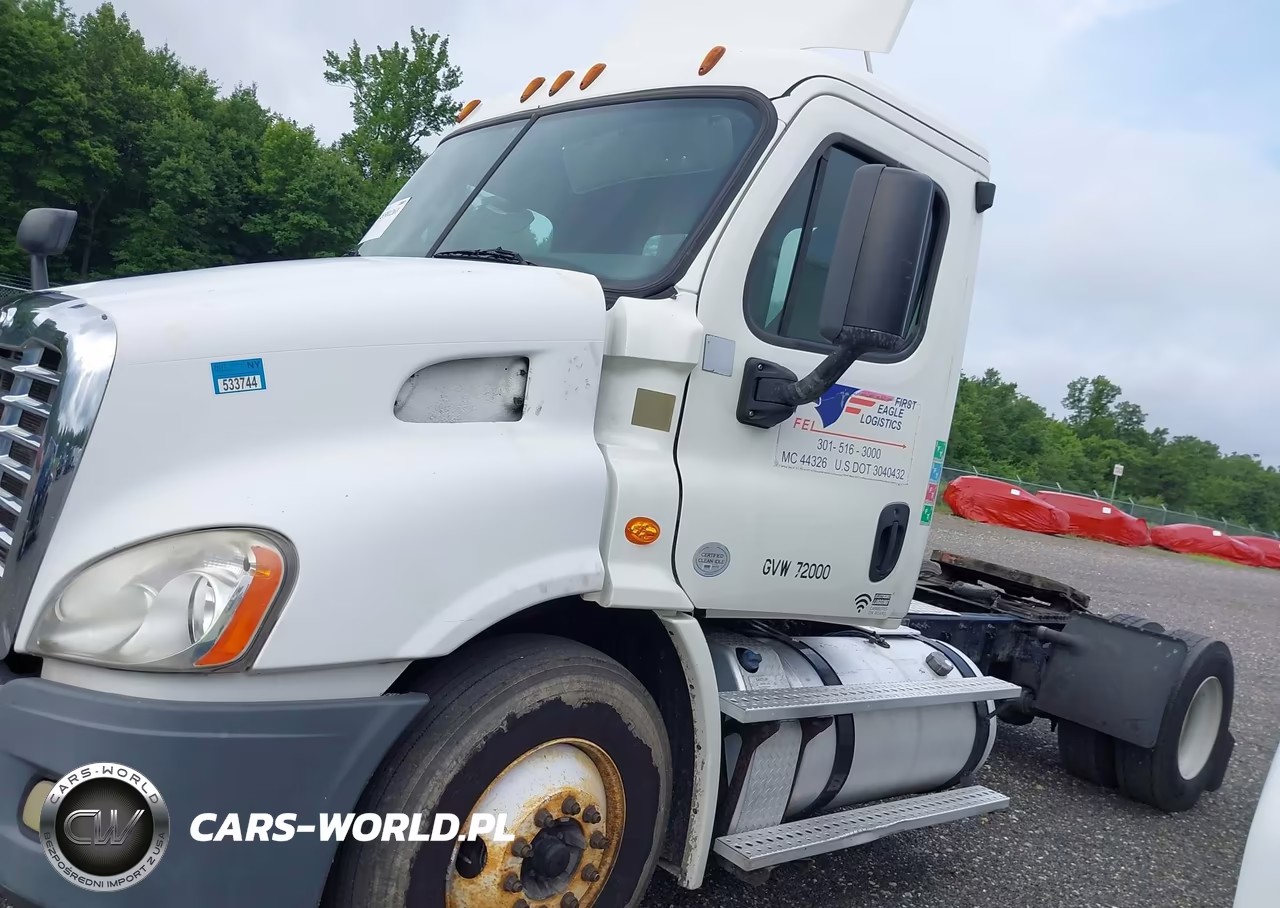 2014 Freightliner Cascadia 113 VIN:3AKBGADV3ESFX0824 - 14