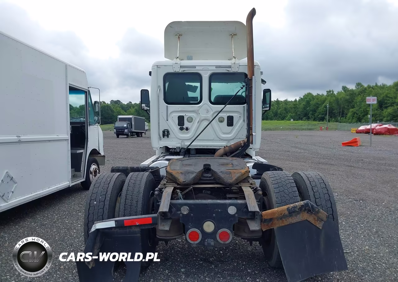 2014 Freightliner Cascadia 113 VIN:3AKBGADV3ESFX0824 - 15