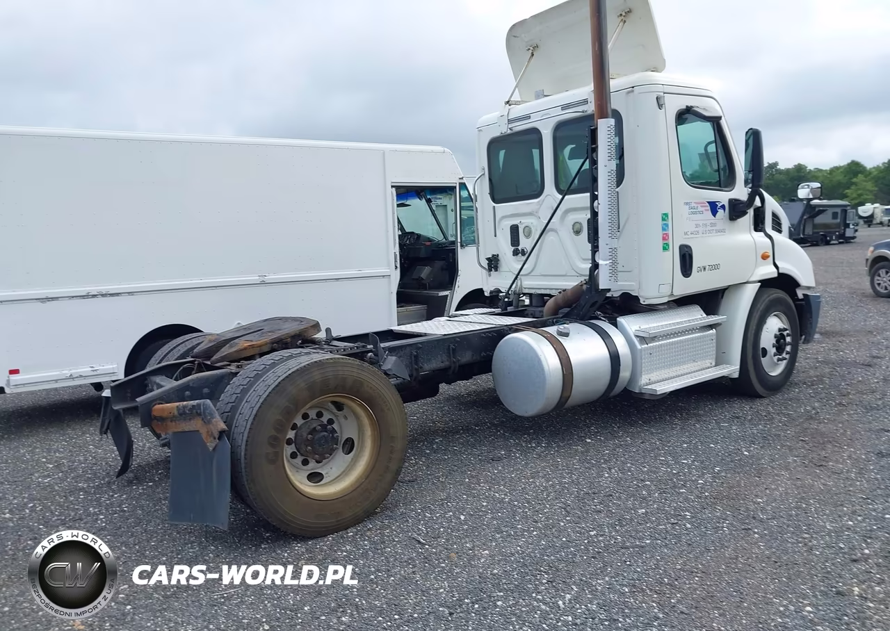 2014 Freightliner Cascadia 113 VIN:3AKBGADV3ESFX0824 - 4