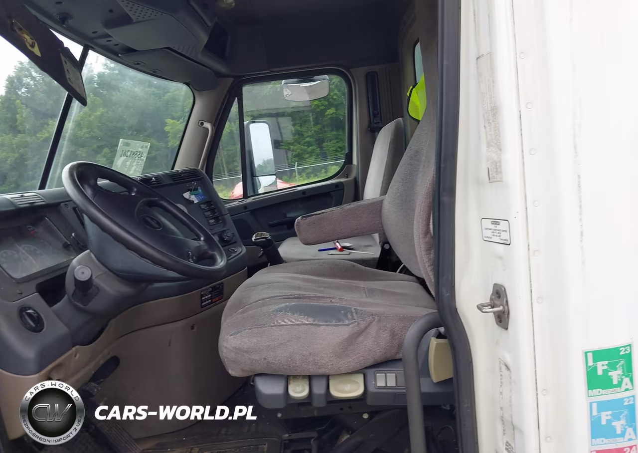 2014 Freightliner Cascadia 113 VIN:3AKBGADV3ESFX0824 - 7