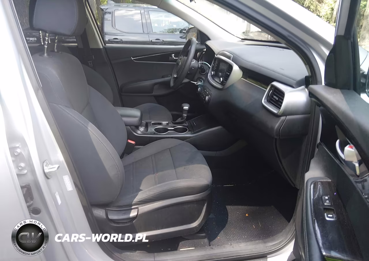 2020 Kia Sorento 2.4L L VIN:5XYPG4A34LG656646 - 5