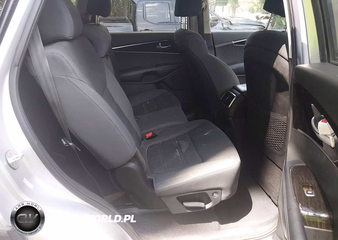 2020 Kia Sorento 2.4L L VIN:5XYPG4A34LG656646 - 8