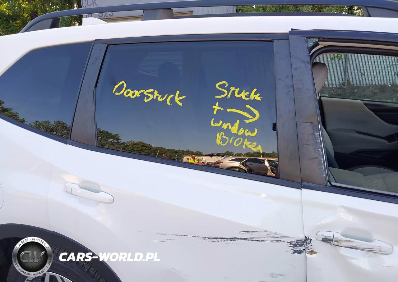 2019 Subaru Forester Premium VIN:JF2SKAECXKH566555 - 19