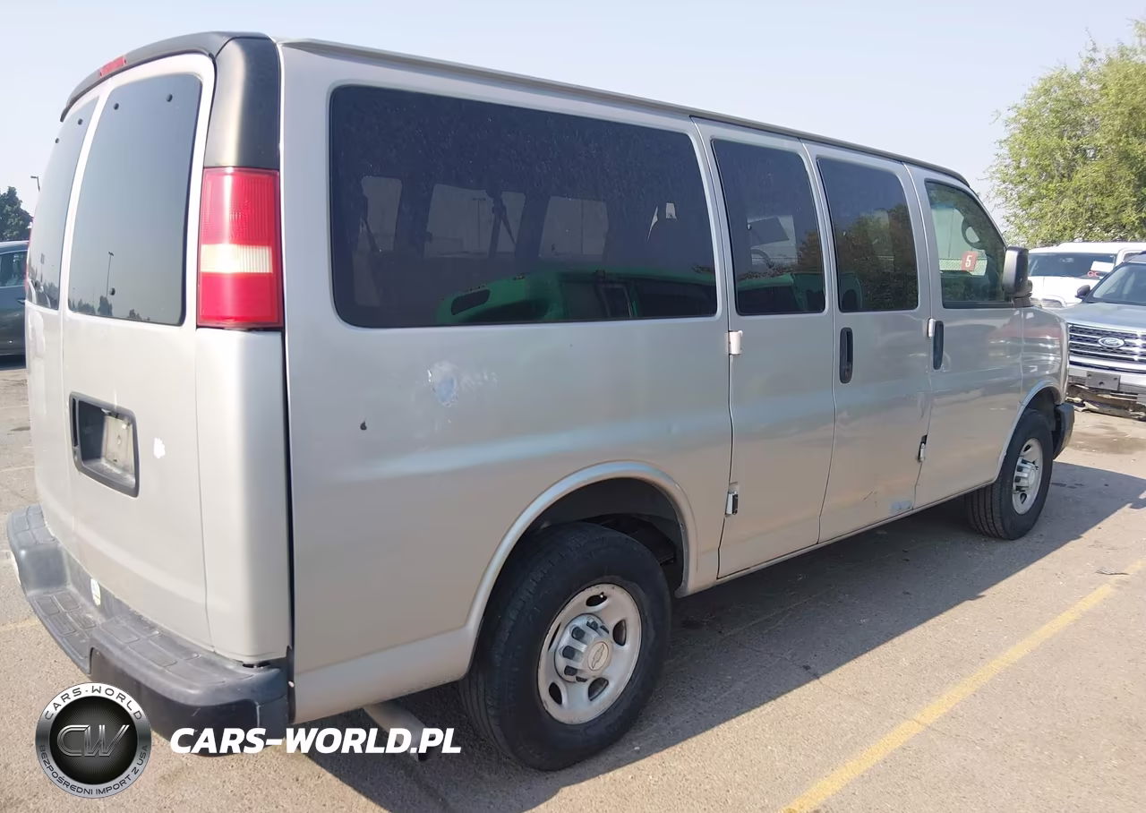 2005 Chevrolet Express Passenger VIN:1GAGG25V451221802 - 4