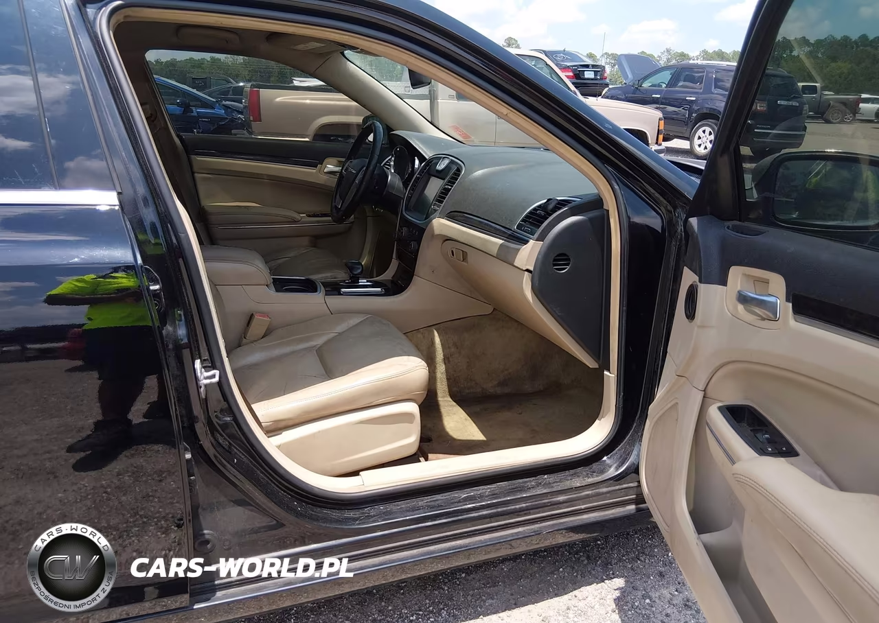 2013 Chrysler 300 Motown VIN:2C3CCAAG4DH527762 - 5