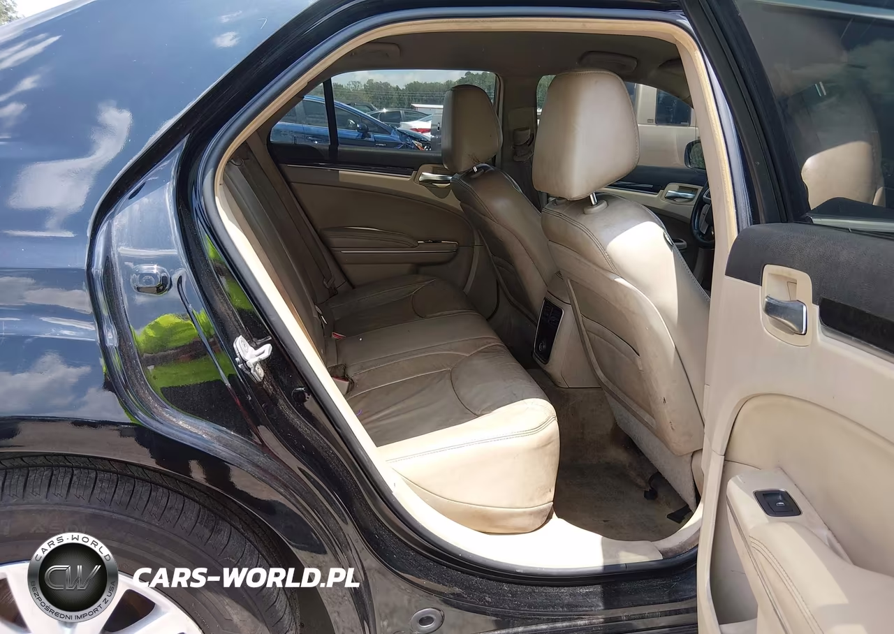 2013 Chrysler 300 Motown VIN:2C3CCAAG4DH527762 - 8