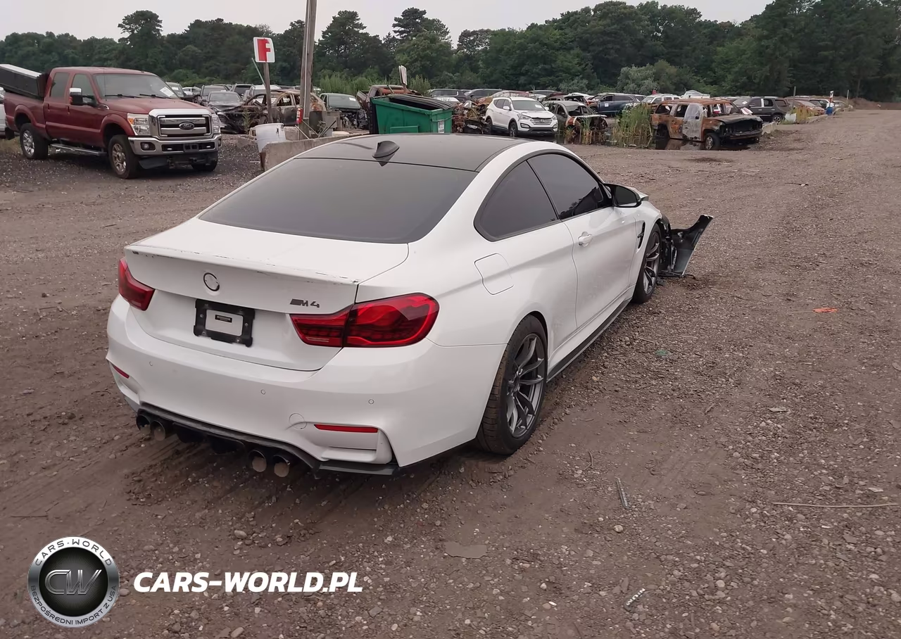 2016 BMW M4 VIN:WBS3R9C56GK338153 - 4