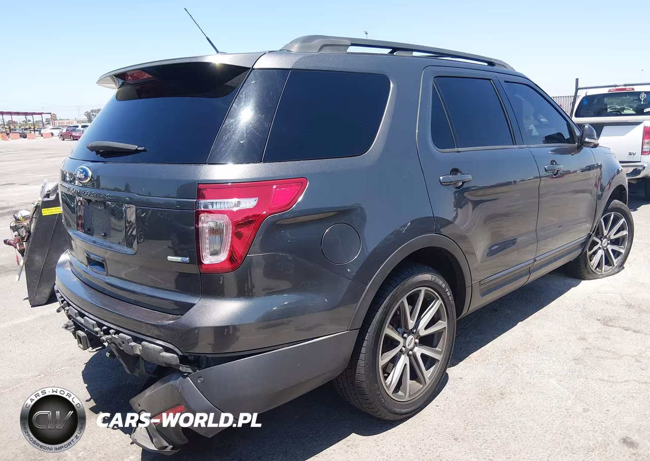 2015 Ford Explorer Xlt VIN:1FM5K8D86FGC05347 - 4