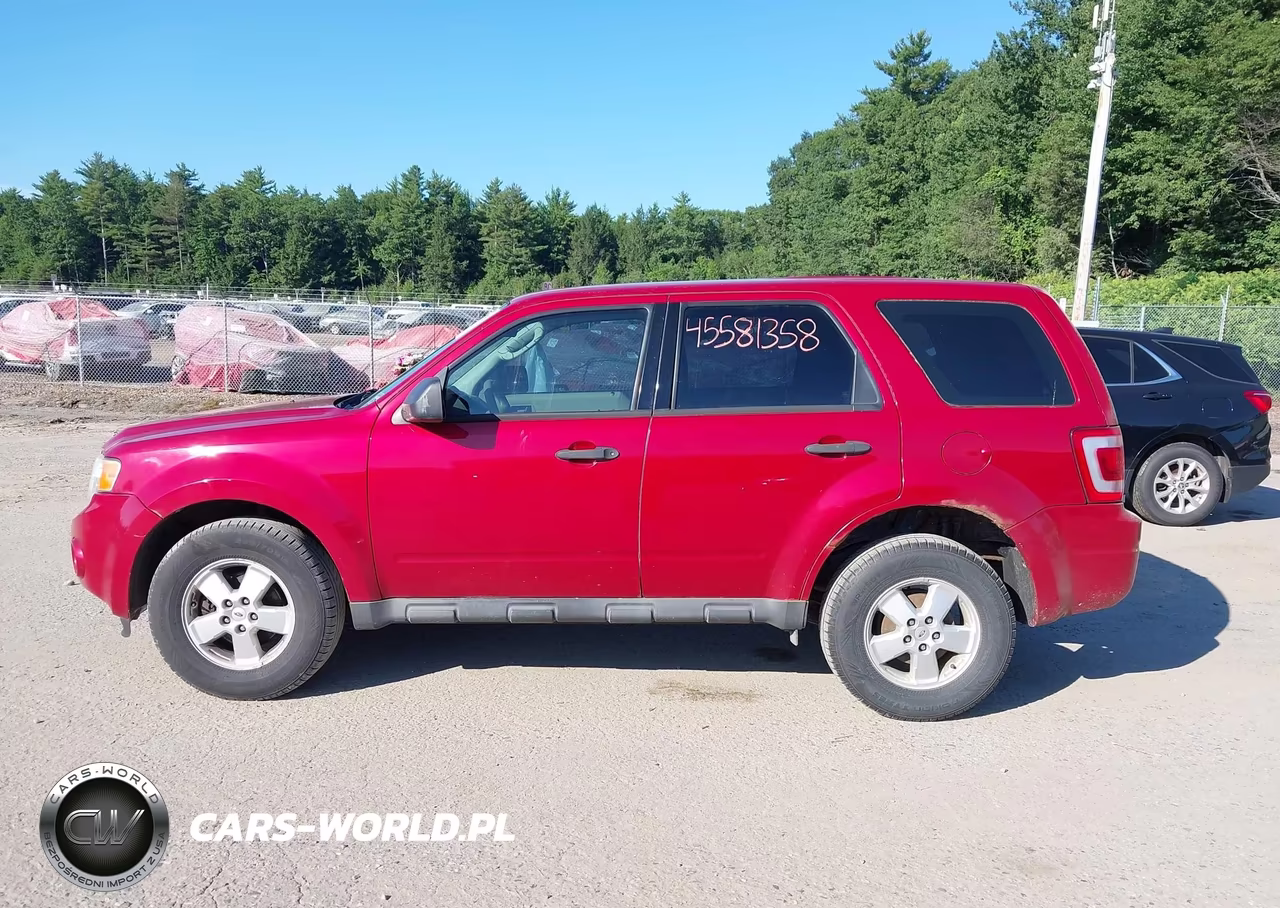 2010 Ford Escape Xls VIN:1FMCU0C74AKC60798 - 12