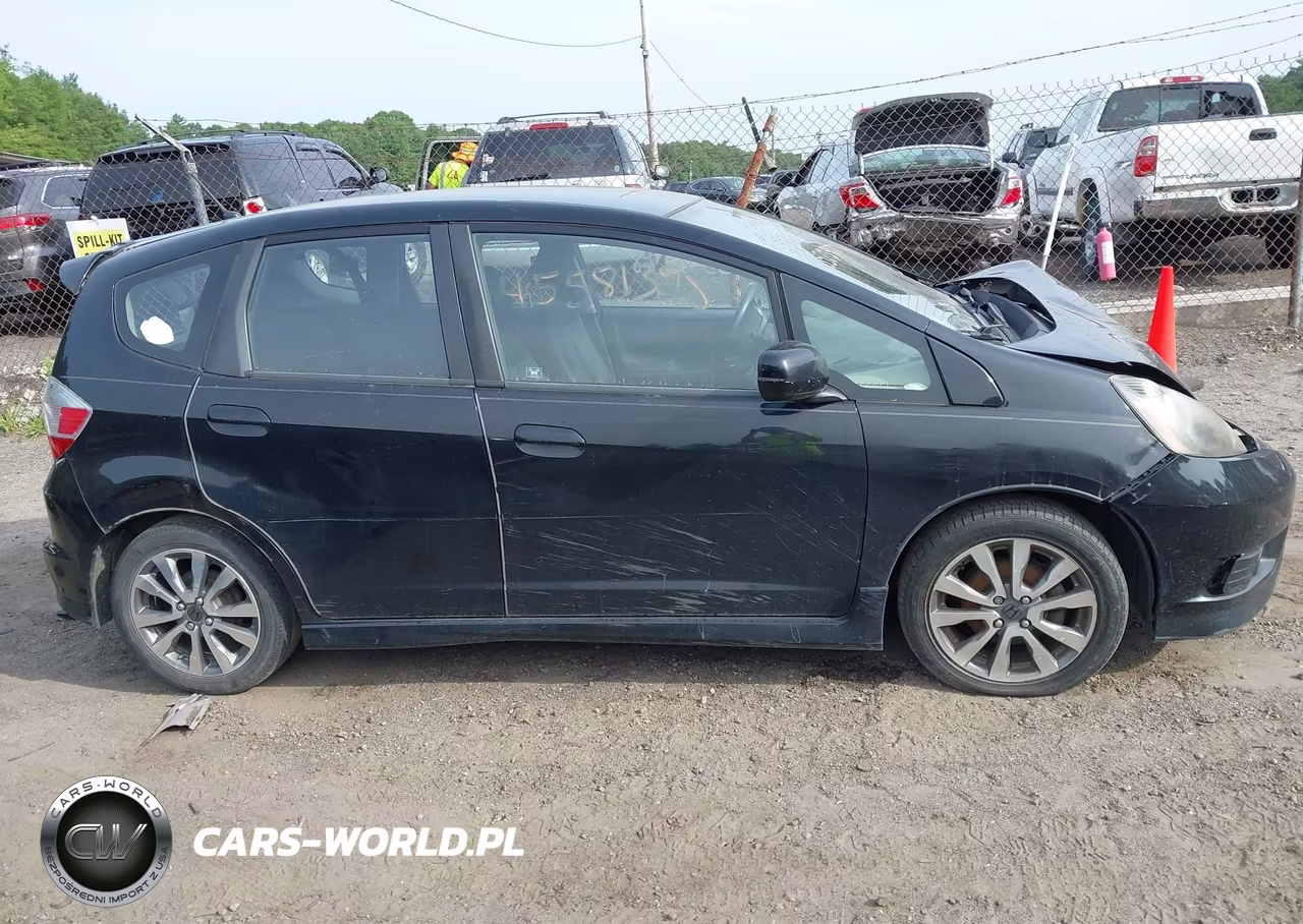 2012 Honda Fit Sport VIN:JHMGE8H59CC019310 - 13