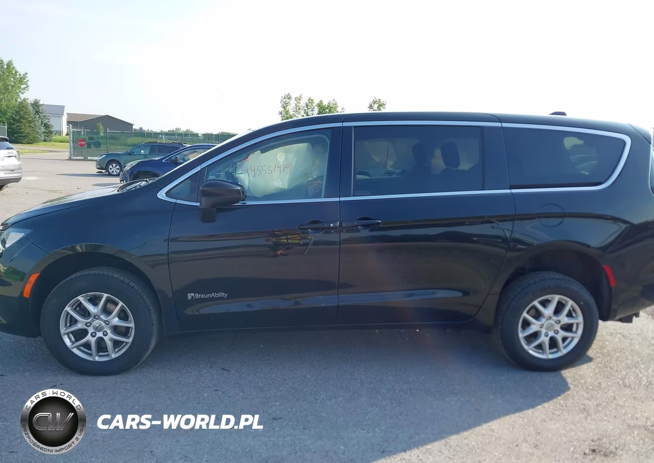 2022 Chrysler Voyager Lx VIN:2C4RC1CG8NR103886 - 14