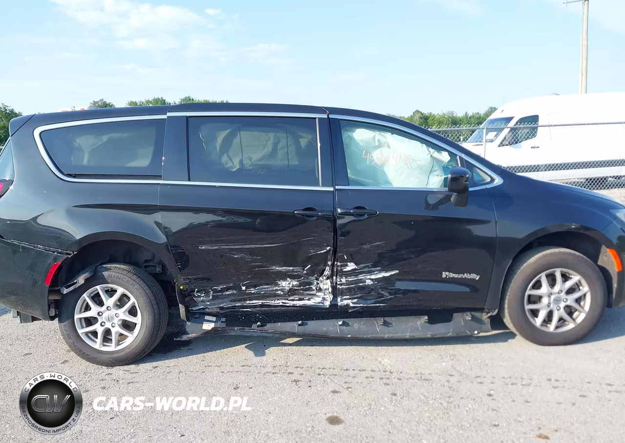 2022 Chrysler Voyager Lx VIN:2C4RC1CG8NR103886 - 6