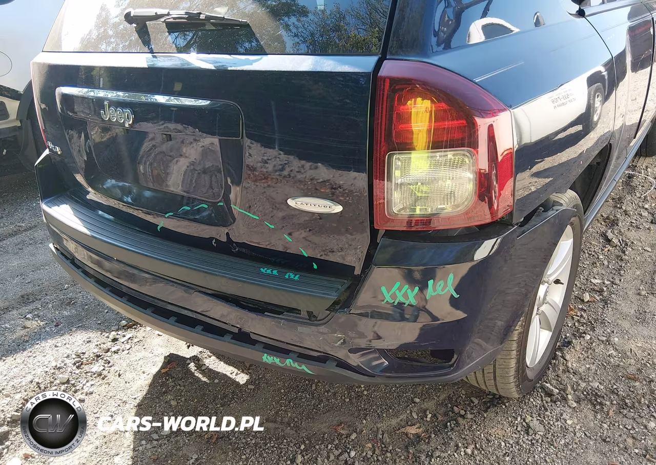 2015 Jeep Compass Latitude VIN:1C4NJDEB2FD303139 - 6