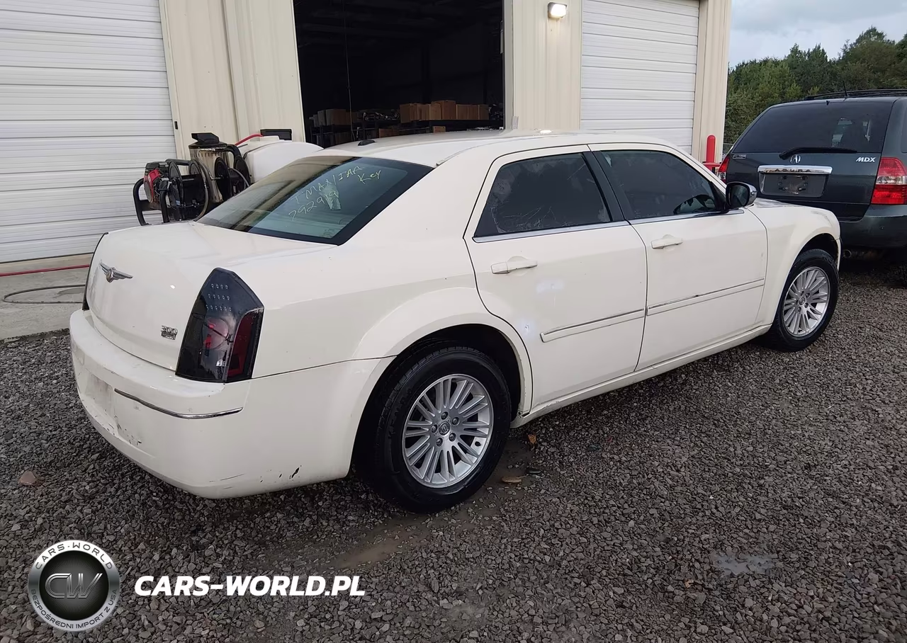 2007 Chrysler 300 Touring VIN:2C3KA53G67H792919 - 4
