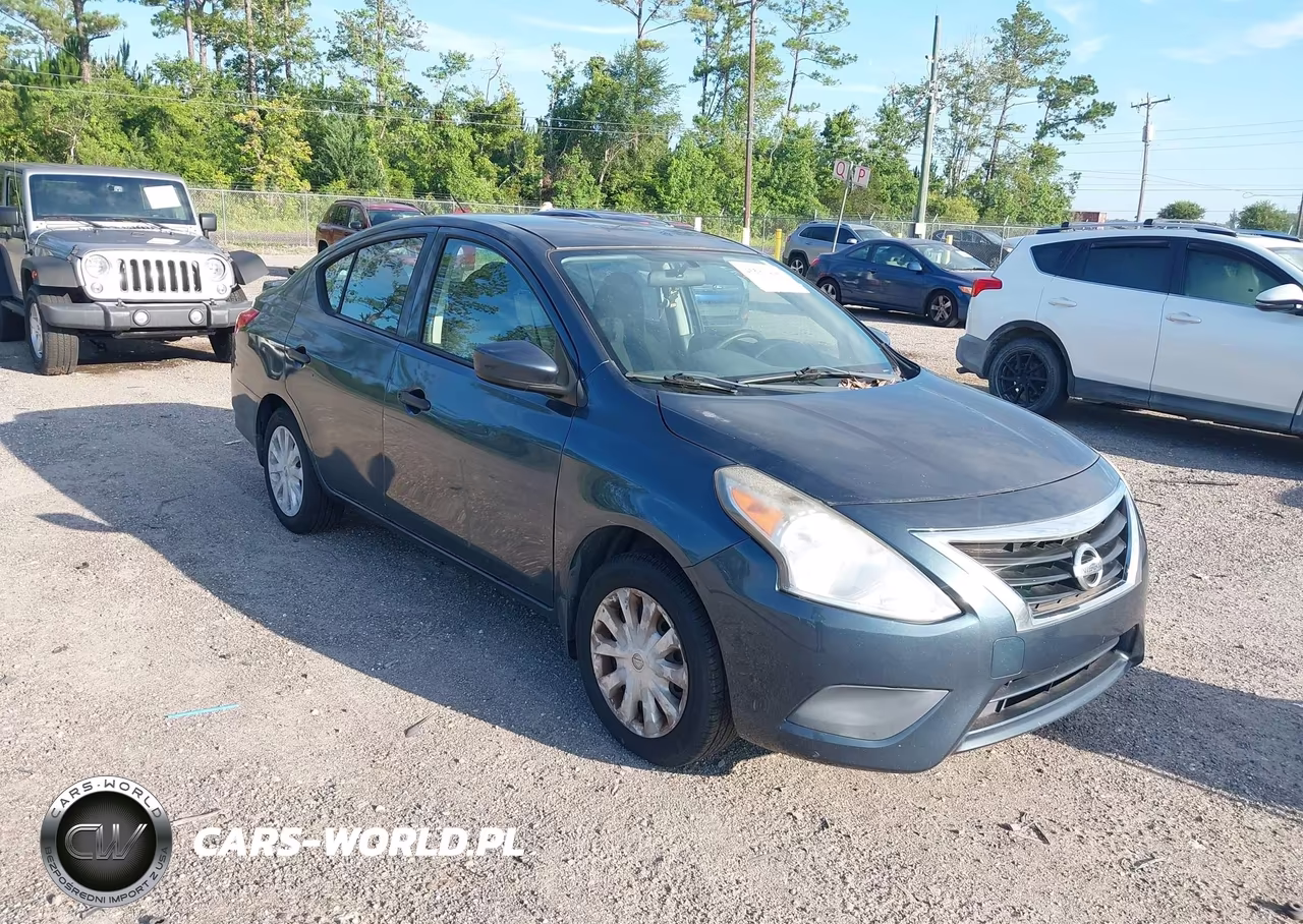 2017 Nissan Versa 1.6 S+
