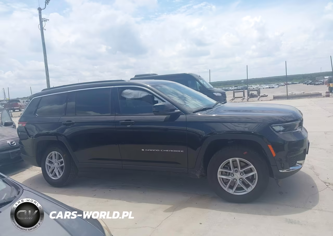 2025 Jeep Grand Cherokee L Laredo 4X2 VIN:1C4RJJAGXS8714499 - 13