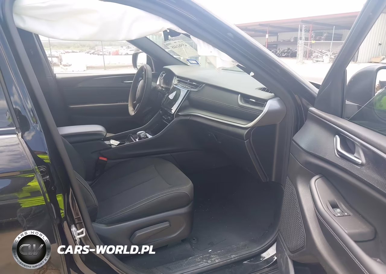 2025 Jeep Grand Cherokee L Laredo 4X2 VIN:1C4RJJAGXS8714499 - 5