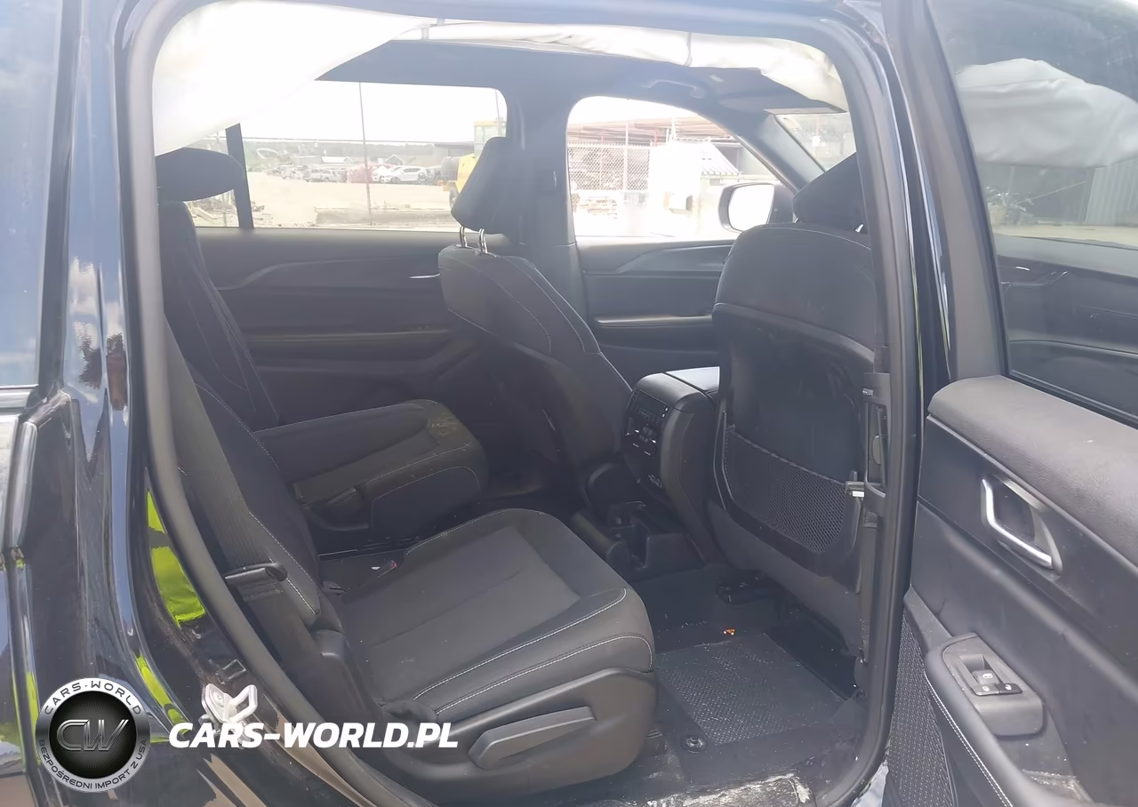 2025 Jeep Grand Cherokee L Laredo 4X2 VIN:1C4RJJAGXS8714499 - 8