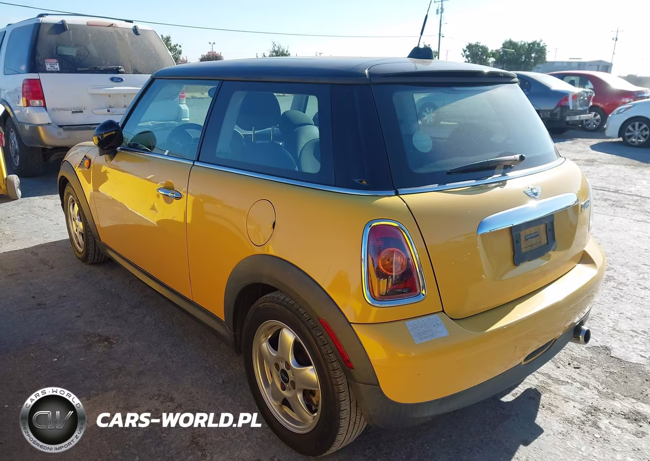 2009 Mini Cooper VIN:WMWMF33539TU72677 - 3