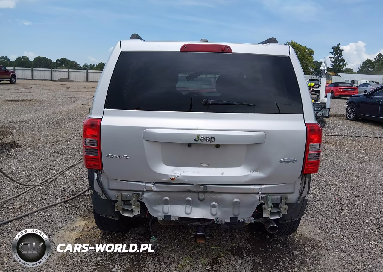 2014 Jeep Patriot Latitude VIN:1C4NJRFB9ED506930 - 16