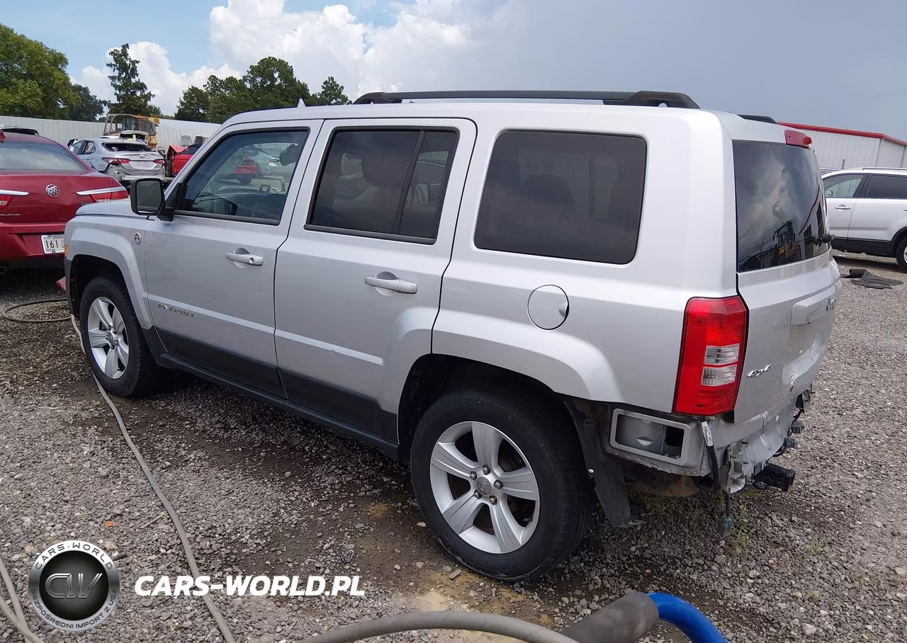 2014 Jeep Patriot Latitude VIN:1C4NJRFB9ED506930 - 3