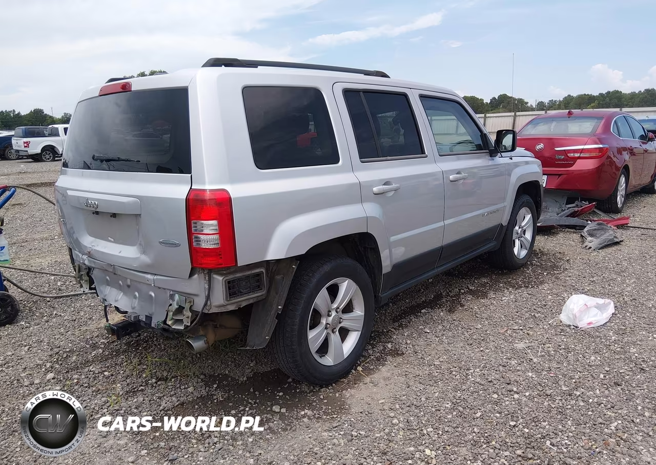 2014 Jeep Patriot Latitude VIN:1C4NJRFB9ED506930 - 4