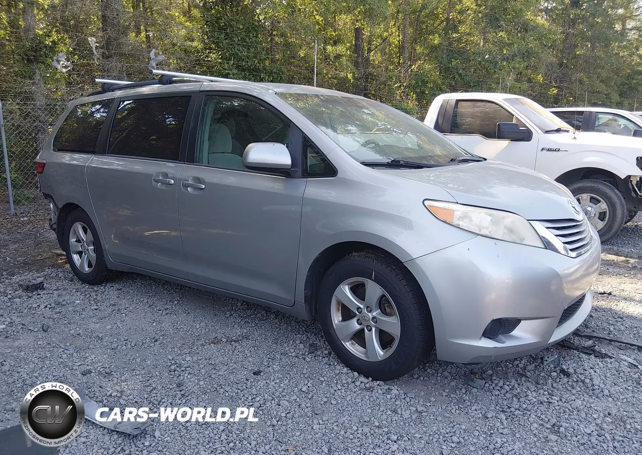 2017 Toyota Sienna Le 8 Passenger – zdjęcie 1 z 16