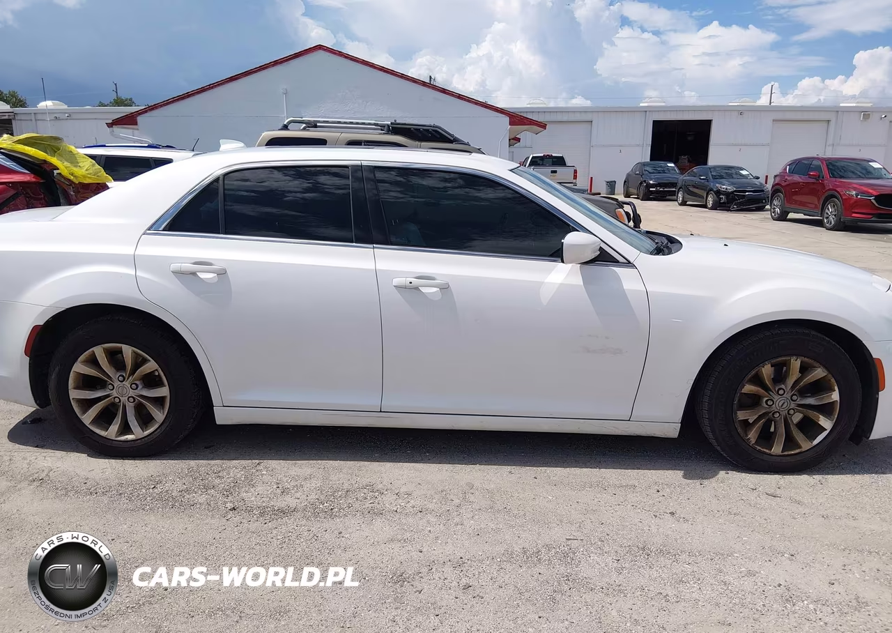 2016 Chrysler 300 Anniversary Edition VIN:2C3CCAAG0GH191709 - 13
