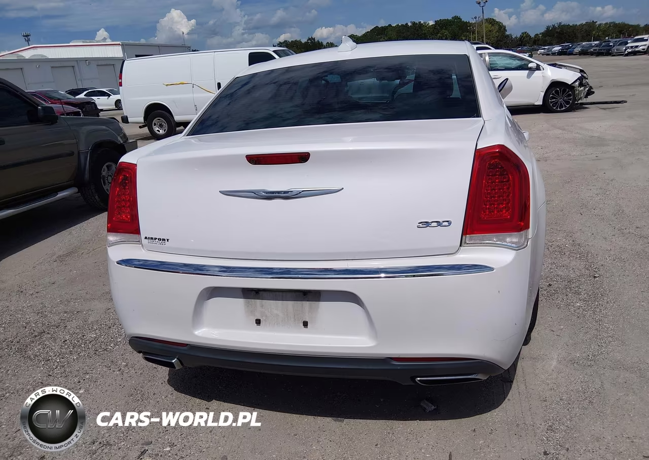 2016 Chrysler 300 Anniversary Edition VIN:2C3CCAAG0GH191709 - 16
