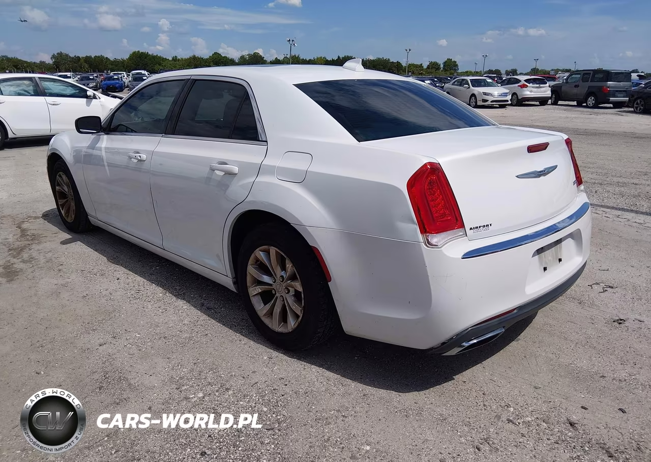 2016 Chrysler 300 Anniversary Edition VIN:2C3CCAAG0GH191709 - 3