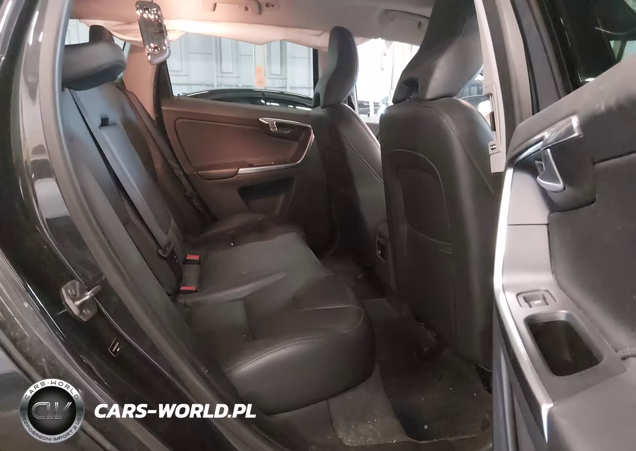 2015 Volvo Xc60 VIN:YV4612RK5F2644448 - 8