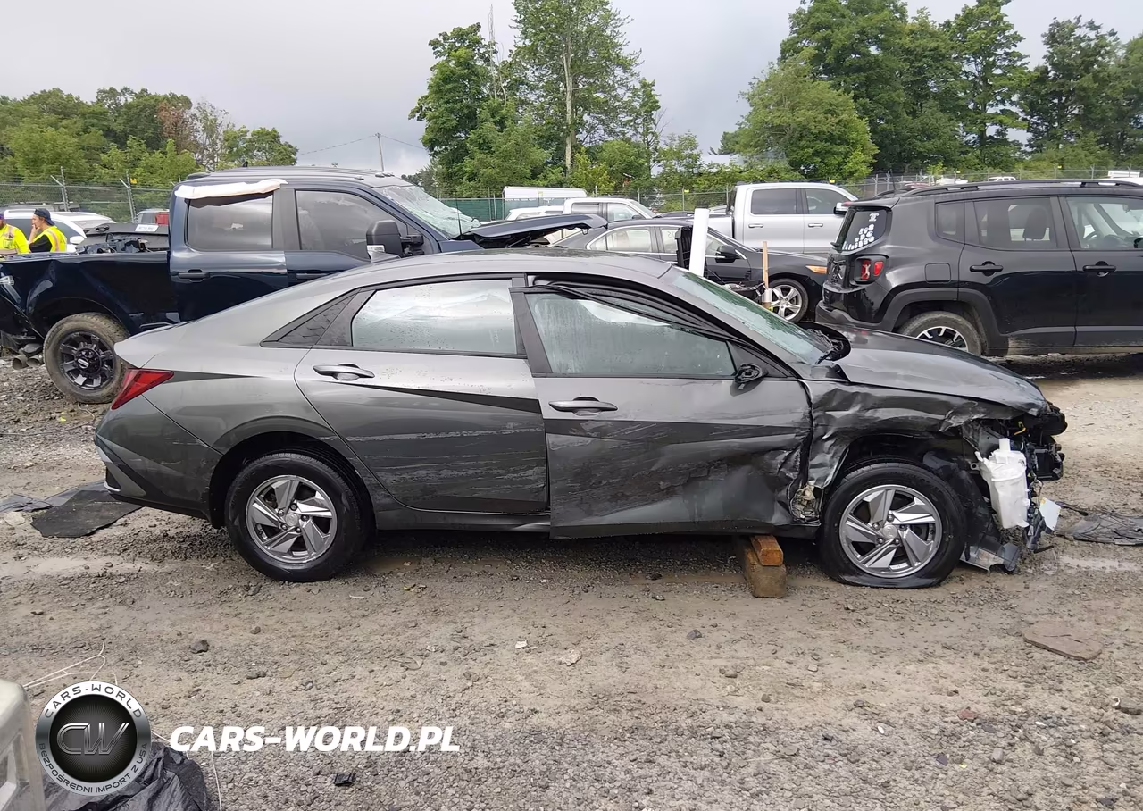 2024 Hyundai Elantra Se VIN:KMHLL4DG2RU741898 - 13