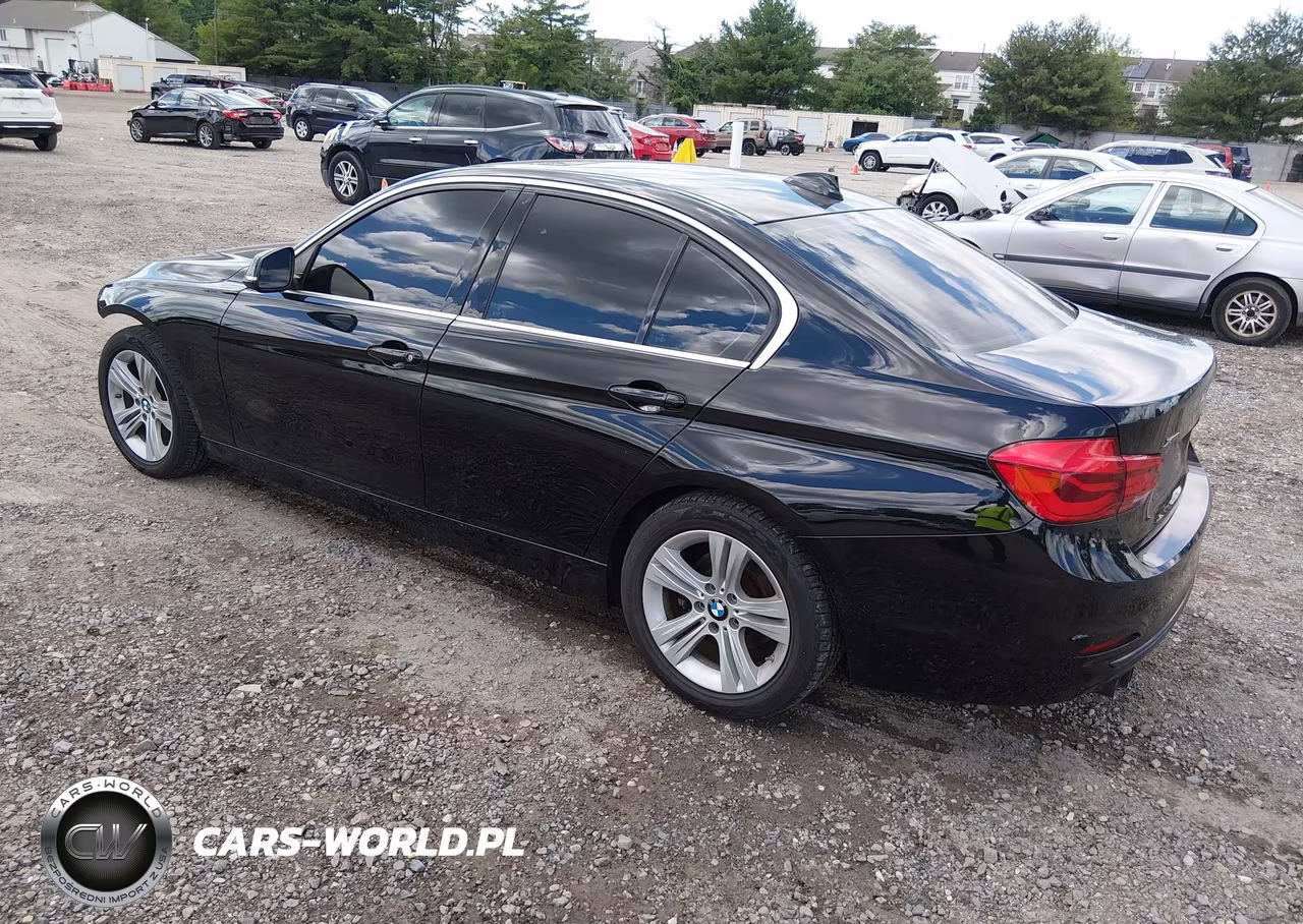 2018 BMW 330I xDrive VIN:WBA8D9C51JA607682 - 3