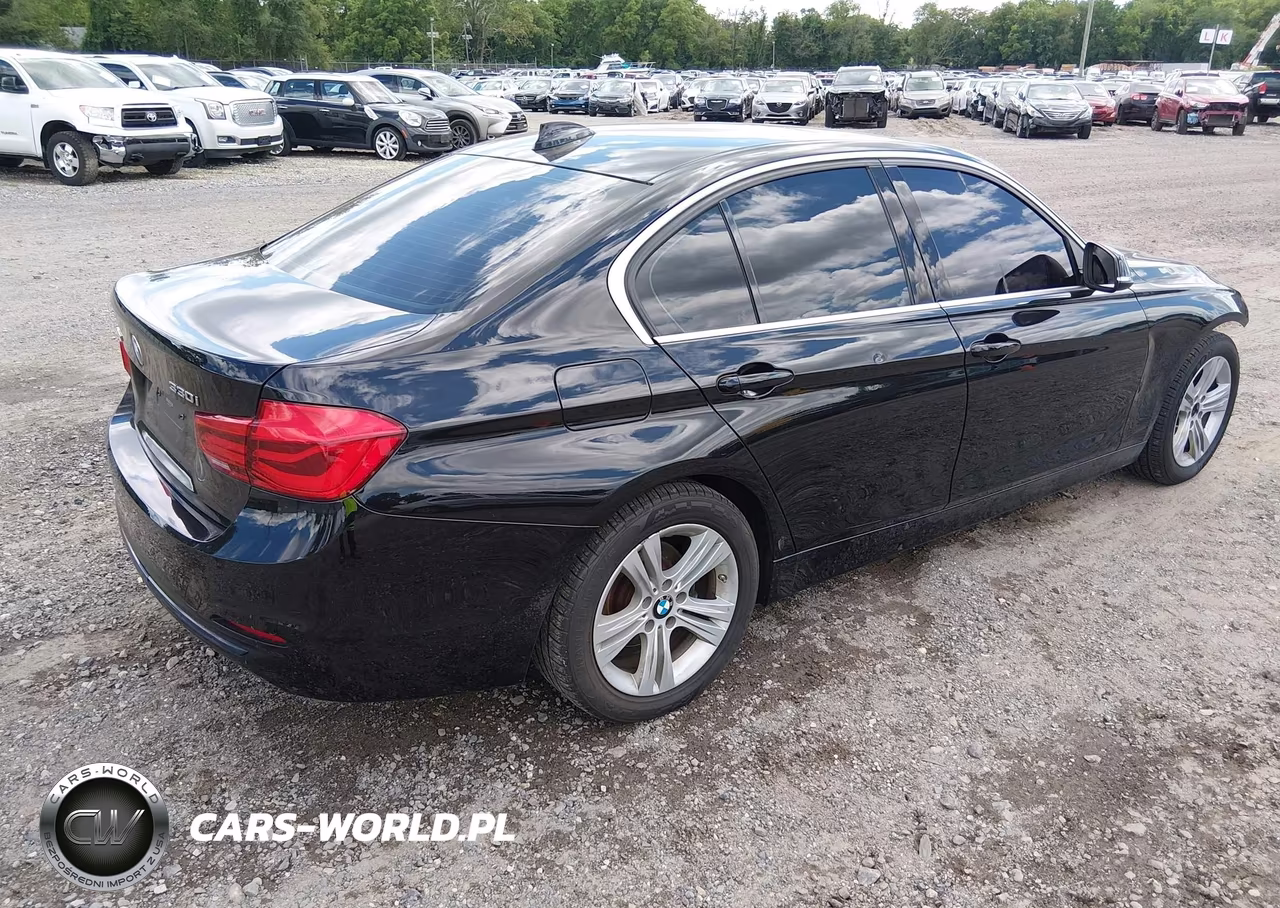 2018 BMW 330I xDrive VIN:WBA8D9C51JA607682 - 4