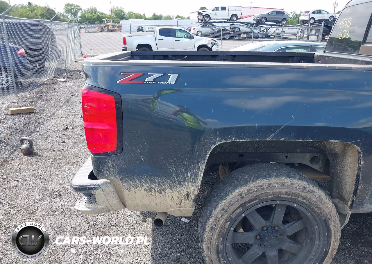 2018 Chevrolet Silverado 1500 2Lt VIN:1GCVKREC0JZ145883 - 18