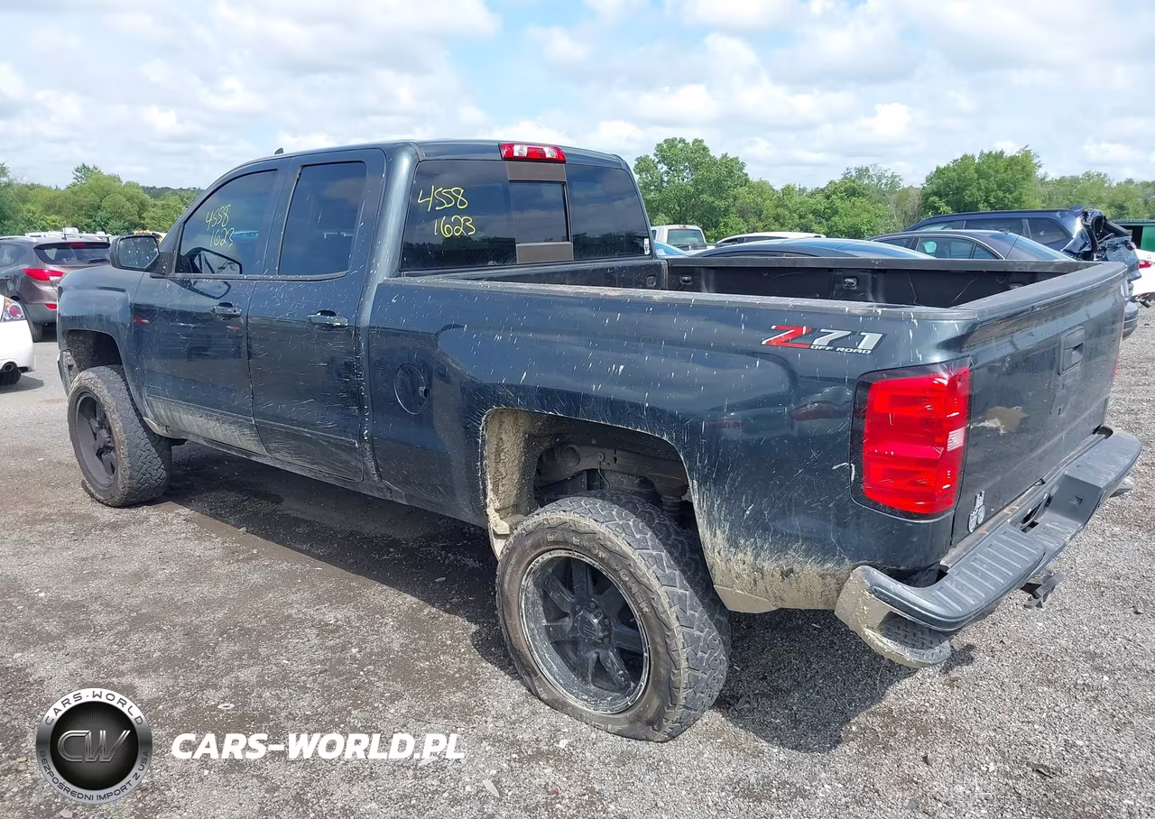 2018 Chevrolet Silverado 1500 2Lt VIN:1GCVKREC0JZ145883 - 3