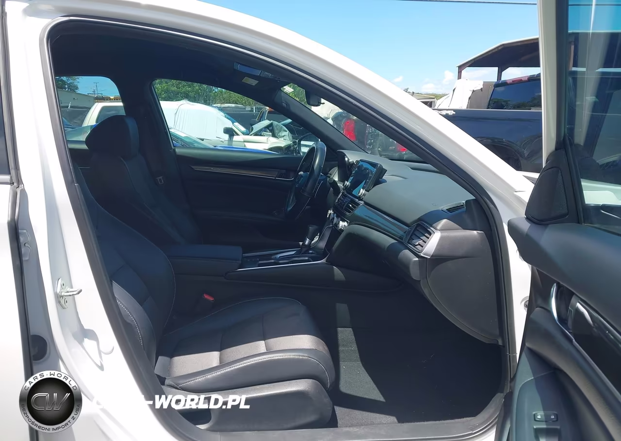 2018 Honda Accord Sport VIN:1HGCV1F30JA195679 - 5
