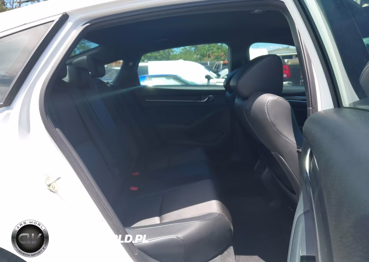 2018 Honda Accord Sport VIN:1HGCV1F30JA195679 - 8