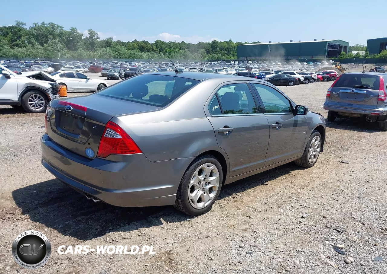 2011 Ford Fusion Se VIN:3FAHP0HA3BR158692 - 4