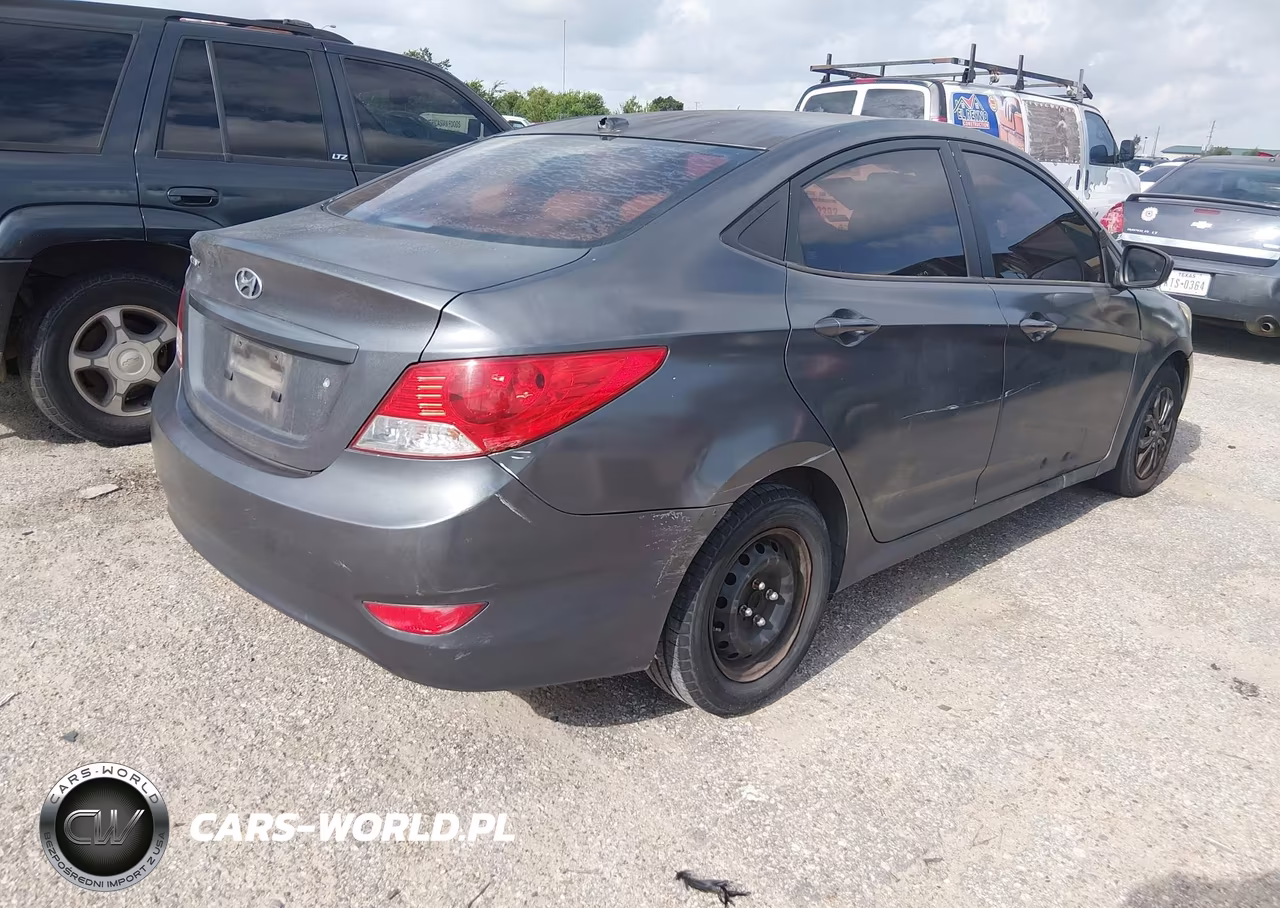 2013 Hyundai Accent Gls VIN:KMHCT4AE6DU349115 - 4
